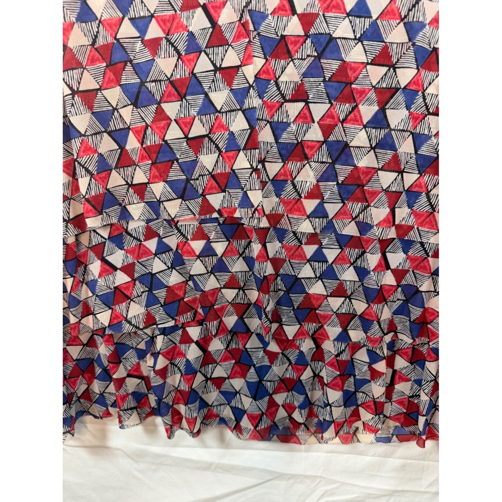 Roz & Ali Womens Medium Blue Red White Geometric Triangle‎ Tiered Sleeveless Top - Picture 4 of 9